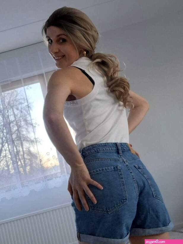 Emi_lila aka emilia Nude Leaks OnlyFans
